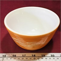 Pyrex Milk Glass Bowl (Vintage)