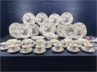 71 PIECES WEDGWOOD WILLIAMSBURG POTPOURRI CHINA