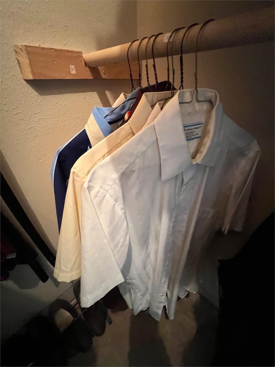 LOT OF DRESS SHIRTS 32-33 & SMALL