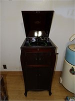 Victrola VV-XI Talking Machine Record Player