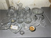 LARGE LOT OF VARIOUS CRYSTAL AND GLASSWARE
