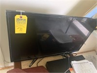 BEST BUY 32'' FLAT SCREEN TELEVISION