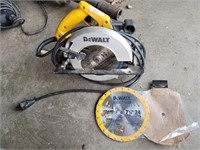 DeWalt DW 362 corded circular saw 2 carbide