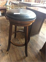 Swivel bar stool