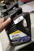 3 JUGS MOBIL DELVAC 1300 SUPER OIL