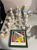 LARGE GROUP OF PRECIOUS MOMENTS COLLECTIBLES
