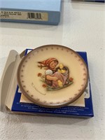 Hummel Chick Girl #1287 small plate