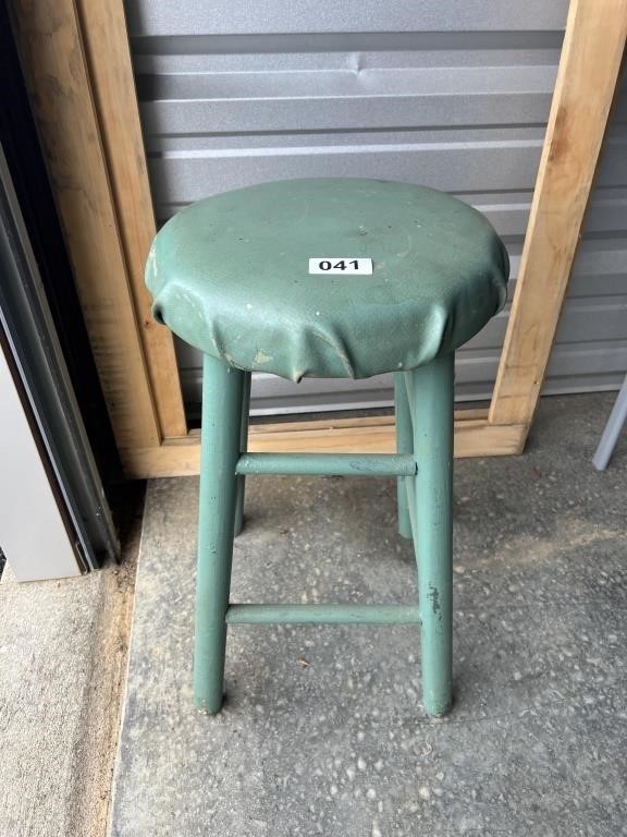 Padded Bar Stool U231