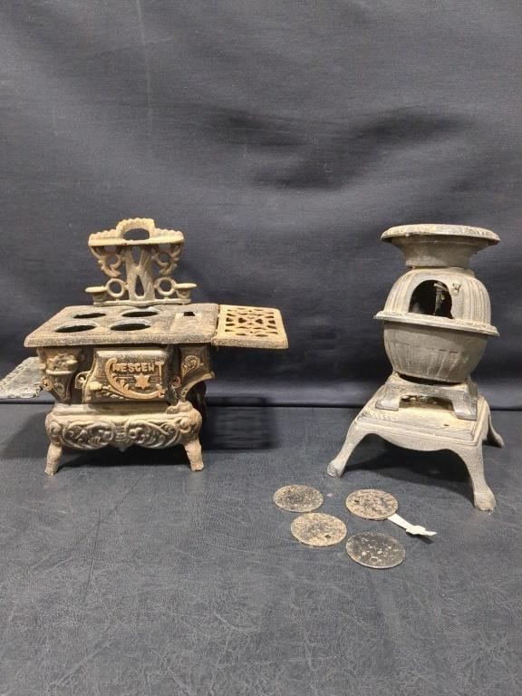 Miniature cast iron stove and Pizza oven