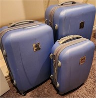 F - 3 PIECES MATCHING LUGGAGE (R18)