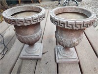 Pair of resin pedestal platers