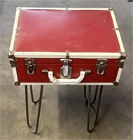 (O) Vintage suitcase table. Approximately 22' X