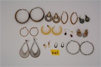 67K: (12) sets earrings