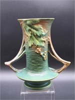 ROSEVILLE "BUSHBERRY" 8 IN. VASE: