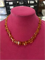 Amber necklace with screw clasp