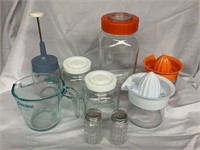 Kitchen Glass Jars Juicers, etc.. (8pcs)