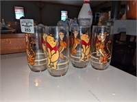 Winnie the Pooh & Tigger glasses (4)