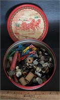 VINTAGE BUTTONS W/OLLECTOR TIN