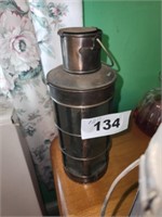 12" TALL ROUND METAL OIL LAMP