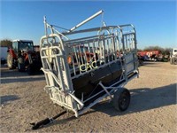 Portable Squeeze Chute w/Palpation Cage