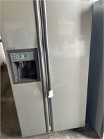 Samsung Stainless Side by Side Fridge Needs Clean