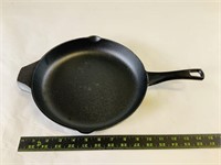 Cast by Calphalon 10in Cast Iron skillet