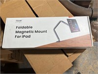 Foldable magnetic mount for iPad