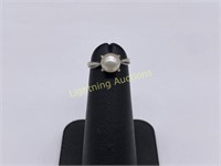 14K WHITE GOLD AND PEARL RING