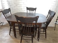 ANTIQUE DINING TABLE WITH 4 CHAIRS