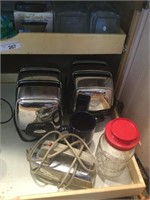 2 Sunbeam toasters, mug, mixer, glass jar