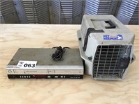 PHILLIPS 8 TRACK PLAYER, PET CARRIER