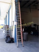 24' Louisville Fiberglass Extension Ladder
