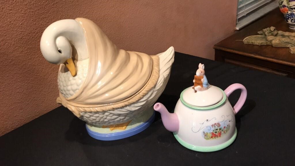 Cookie Jar and Teapot