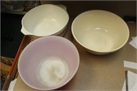 Lot of 3 Mixing Bowls