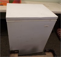 GALAXY 7 CU FT CHEST FREEZER, WORKS GOOD