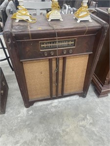 Vintage Philco tube radio