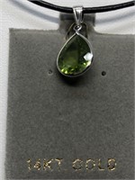 $100. 14 Kt Gold Pear Shaped Peridot Necklace