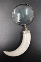 VINTAGE MAGNIFYING GLASS WITH HORN HANDLE