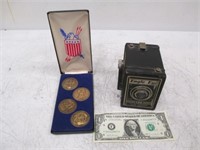 Vintage Pho-Tak Corp Eagle Eye 120 Box Camera