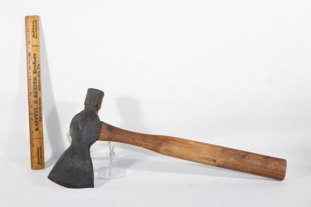 VTG Carpenters hatchet wooden handle