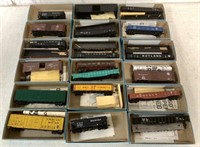 18 Athearn HO Train Cars