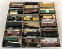 18 Athearn HO Train Cars