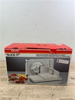 Electric food slicer