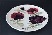 Moorcroft Cabinet "1985" Plate,