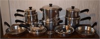 (K) 22pc Set of Pots & Pans