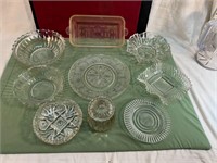 **BOX OF CLEAR GLASSWARE