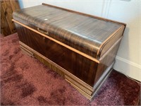 ROOS CHESTS CEDAR BLANKET CHEST (43" X 19" X 22")