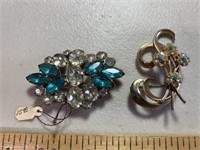 2 vintage pins