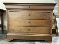 Oak Chest of Drawers