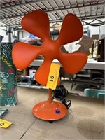 MODERN POP ART FLOWER FAN